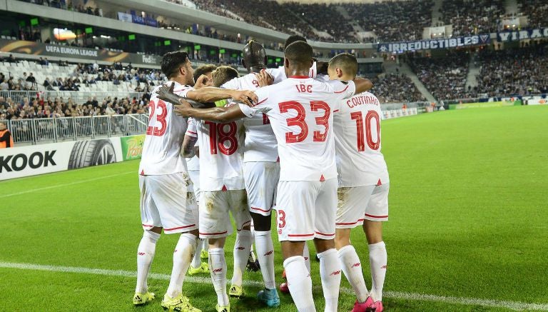 Los jugadores de Liverpool festejan el gol del empate frente al Bordeux