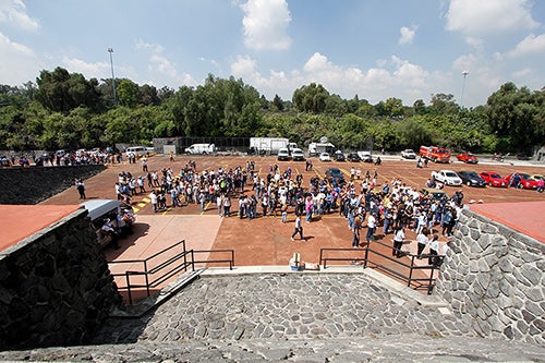 La gente, ubicada en una de las zonas de seguridad del estadio