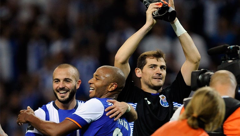 Casillas celebra al término del partido