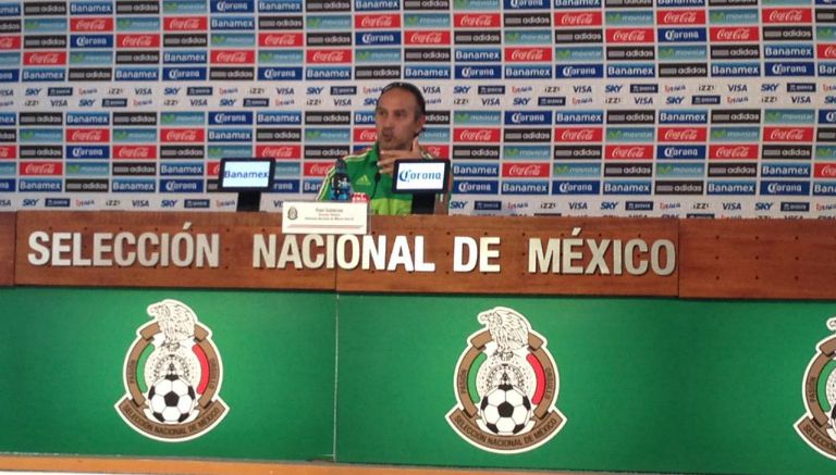 Potro Gutiérrez durante conferencia de prensa