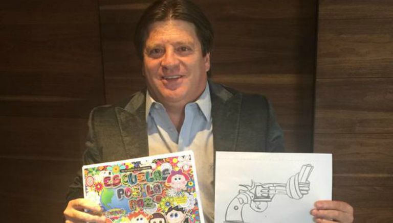 Miguel Herrera, embajador de campaña contra la violencia