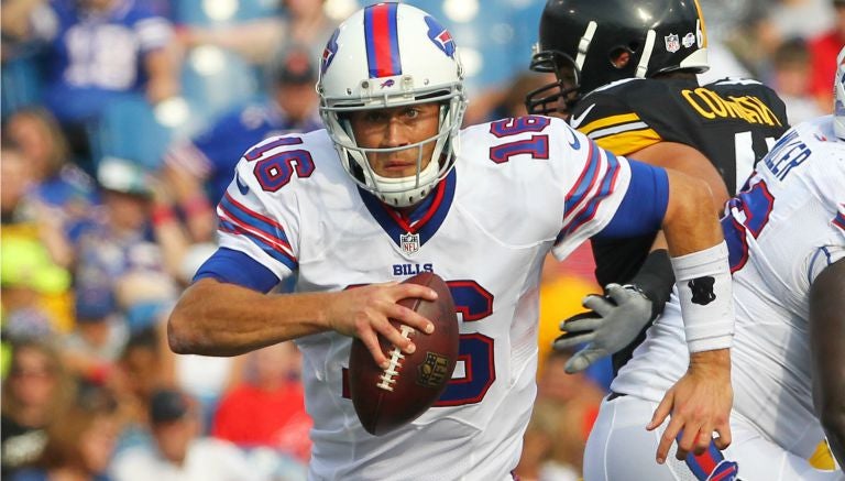 Matt Cassel realiza una jugada con los Bills