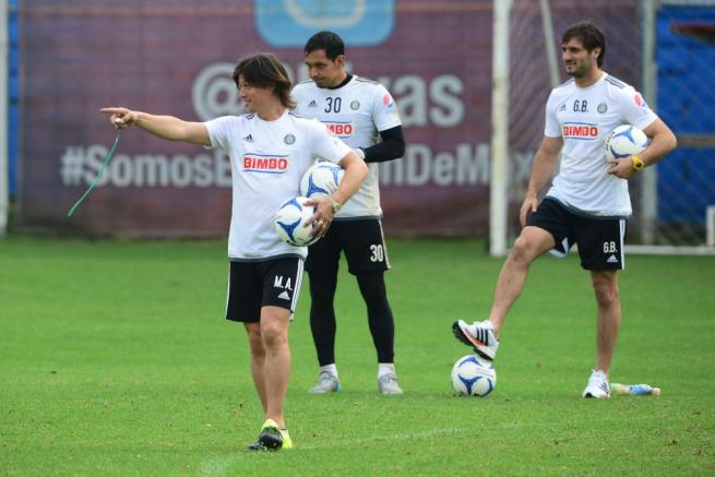 Almeyda, en entrenamiento con Chivas