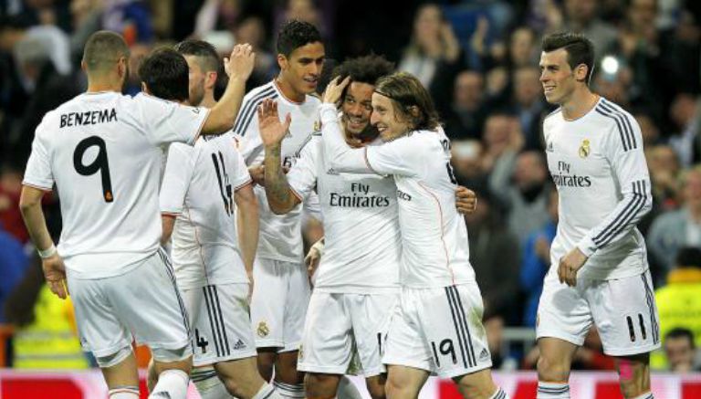 Los futbolistas del Real Madrid celebrando un gol