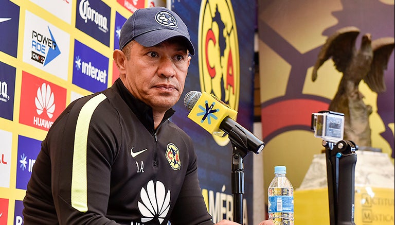 Nacho Ambriz, en conferencia de prensa