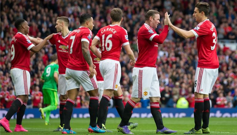 Futbolistas del United festejan un gol al Sunderland