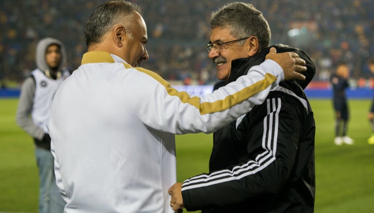 Vázquez y Tuca, durante un partido en el Volcán