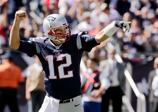 Brady festeja tras un pase de touchdown 