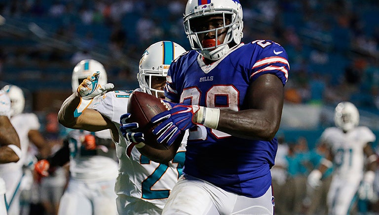 Karlos Williams recibe un pase para TD 