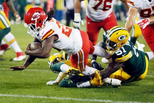 Charles anota el touchdown de Kansas City