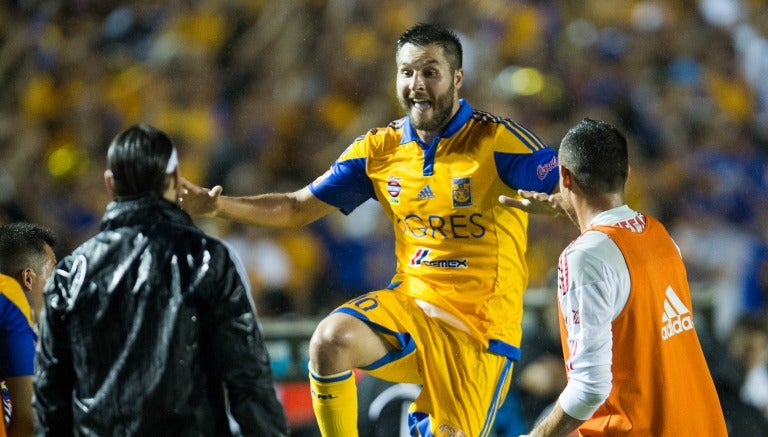 Gignac festeja un gol de Tigres