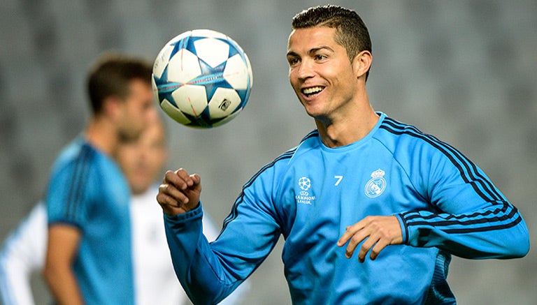 CR7, en el calentamiento previo al juego ante Malmo