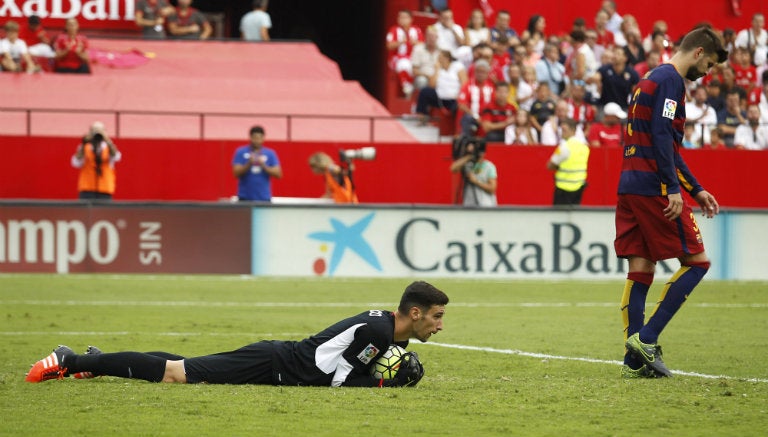 Piqué lamenta una atajada de Rico