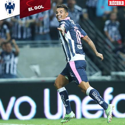 Cardona festeja un gol con Rayados