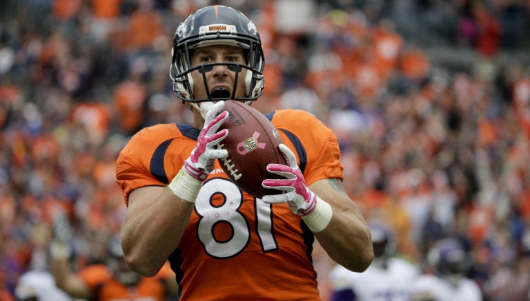 Owen Daniels festeja un touchdown