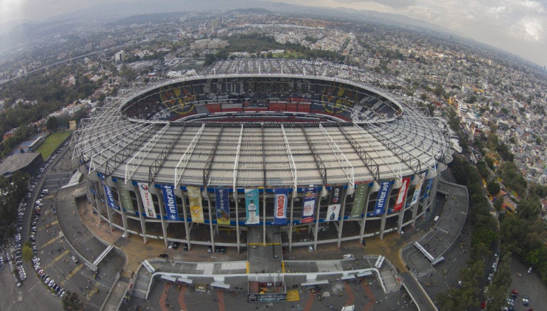 Estadio Azteca se prepara para recibir un juego de futbol