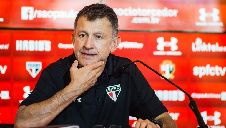 Juan Carlos Osorio en conferencia de prensa