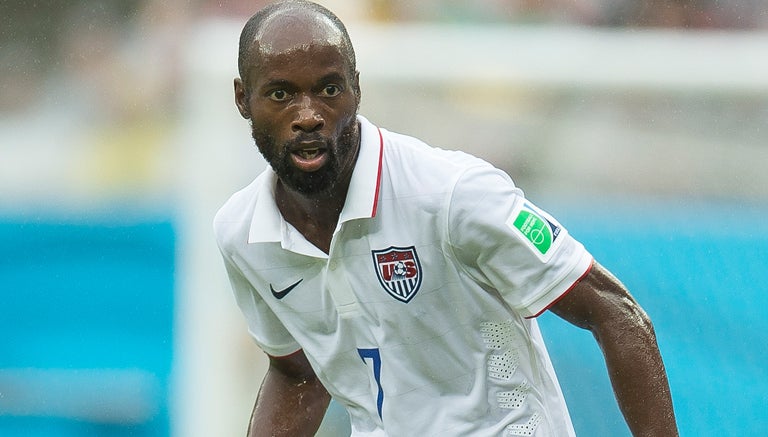 Beasley en un partido con la selección