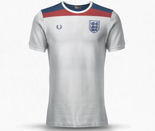 La playera de Inglaterra, confeccionada por Fred Perry