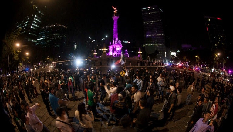 Aficionados festejan en el Ángel