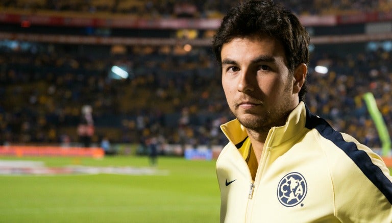 Checo asiste al estadio para ver un partido del América