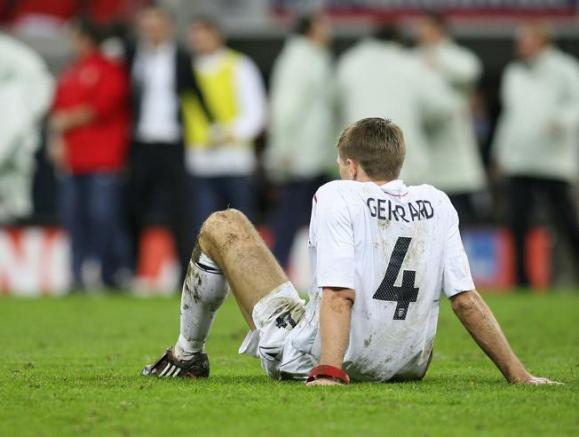 Gerrard, tras ser eliminado por Craocia en 2007