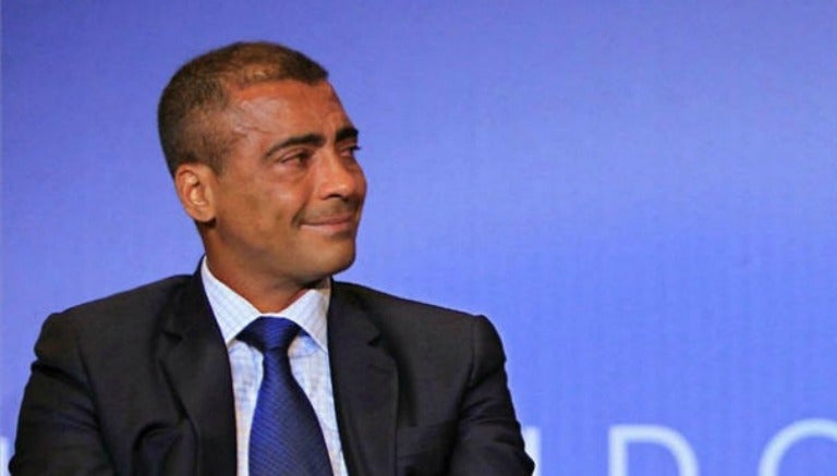 Romario durante una presentación