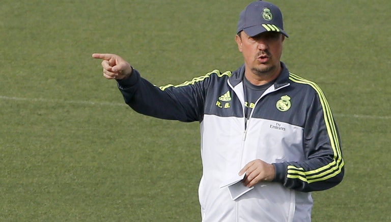 Rafa Benítez dirige una práctica del Real Madrid