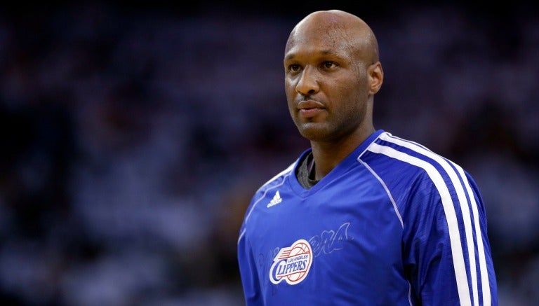 Lamar Odom antes de un encuentro de basquetbol