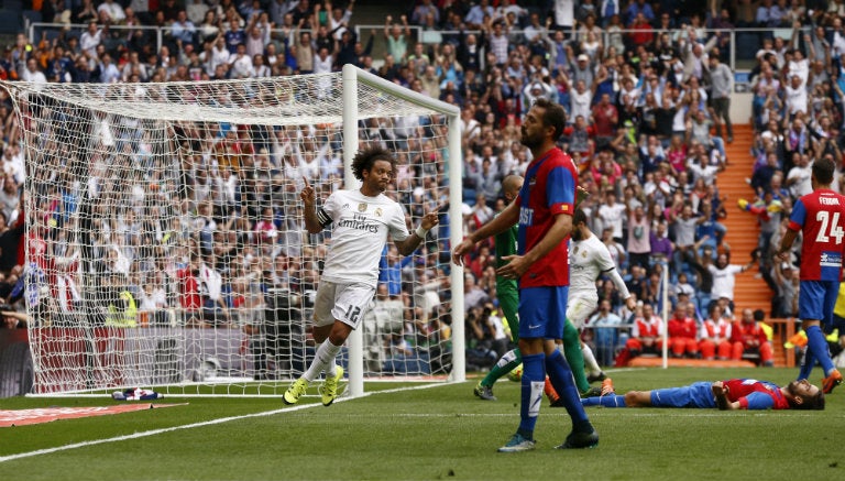 Marcelo festeja un gol contra el Levante