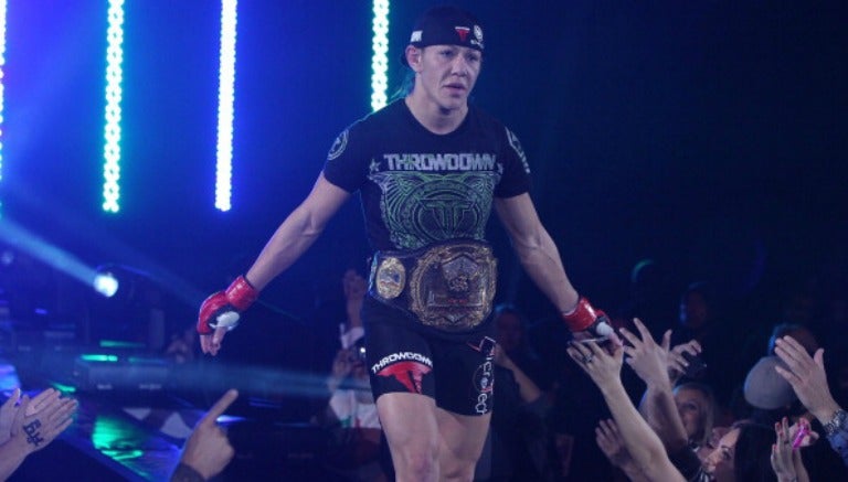 Cris Cyborg en un combate de IFC