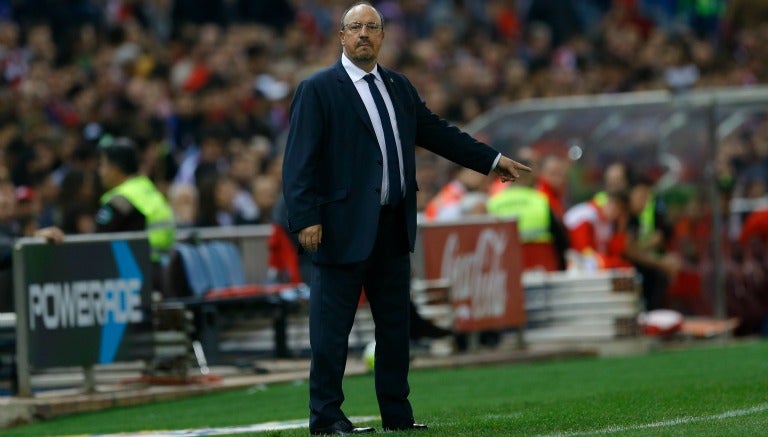 Rafa Benítez dirigiendo un partido del Real Madrid