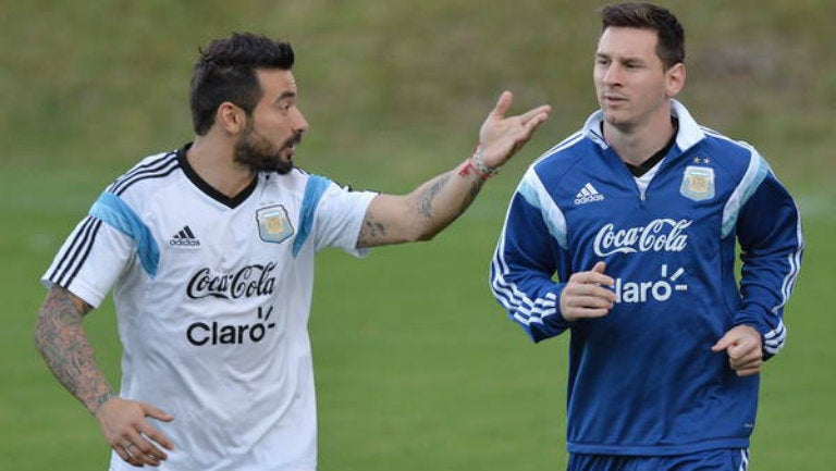 Lavezzi y Messi, en un entrenamiento con Argentina 