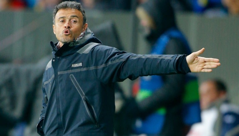 Luis Enrique da indicaciones a sus jugadores