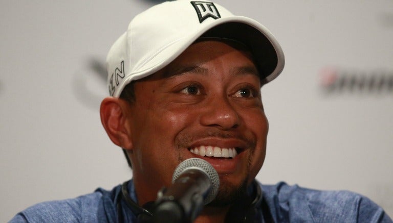 Tiger Woods en conferencia de prensa en la Ciudad de México