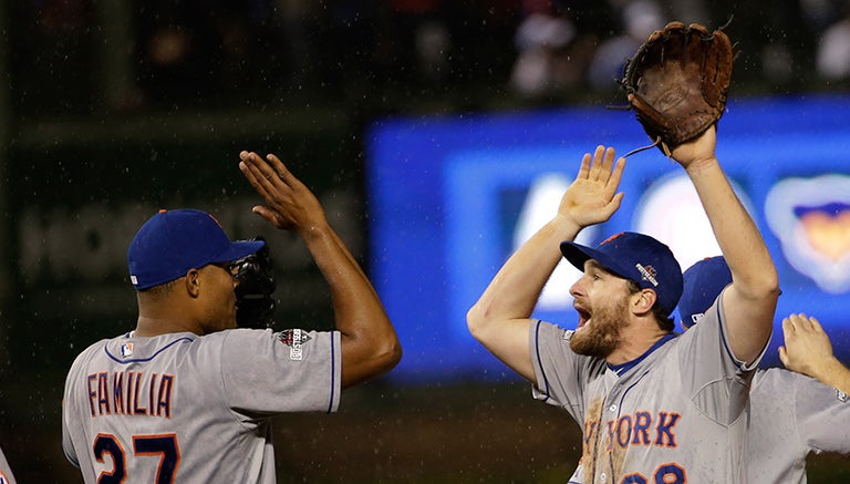  Daniel Murphy (28) celebra con Jeurys Familia