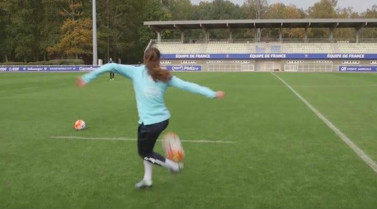 Majri hace una gran recepción de balón