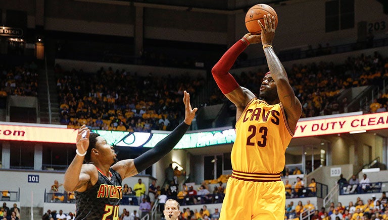 LeBron James, en duelo de pretemporada contra los Hawks de Atlanta