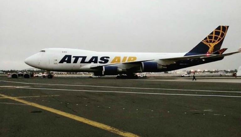 Avión aterriza en el Aeropuerto Internacional de la Ciudad de México