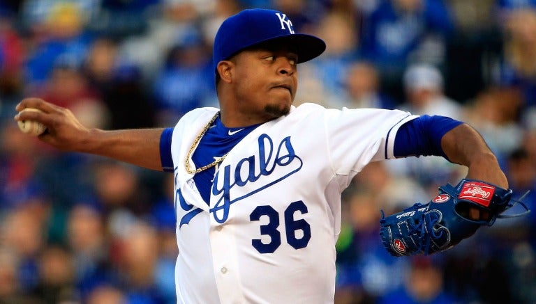 Volquez realiza un lanzamiento