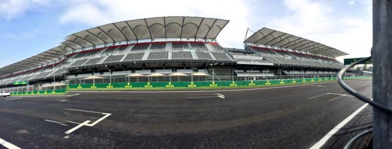 Vista de la gradas del AHR listas para el GP de México