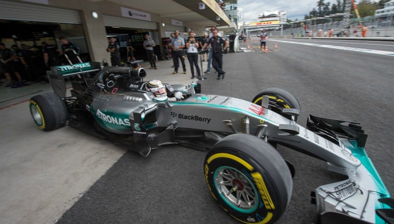 Lewis Hamilton en la práctica del AHR