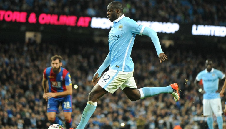 Yaya Touré con balón controlado