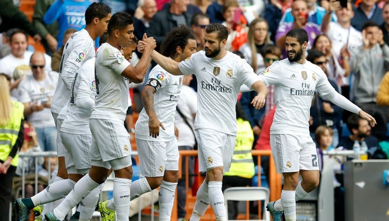 Jugadores del Real Madrid celebran un gol