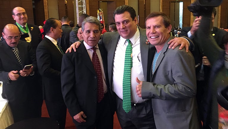 Mauricio Sulaimán en la convención del CMB 