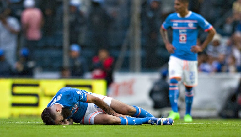 Crosas, durante su lesión contra América