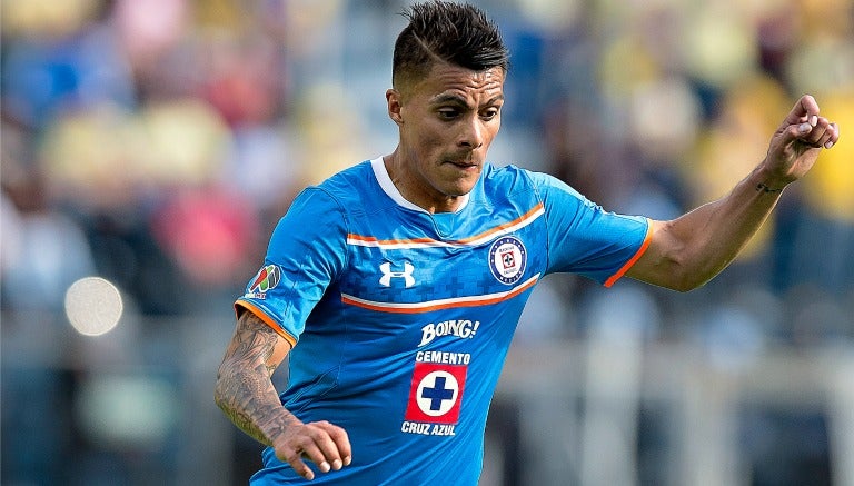 Richard Ruiz en partido con Cruz Azul