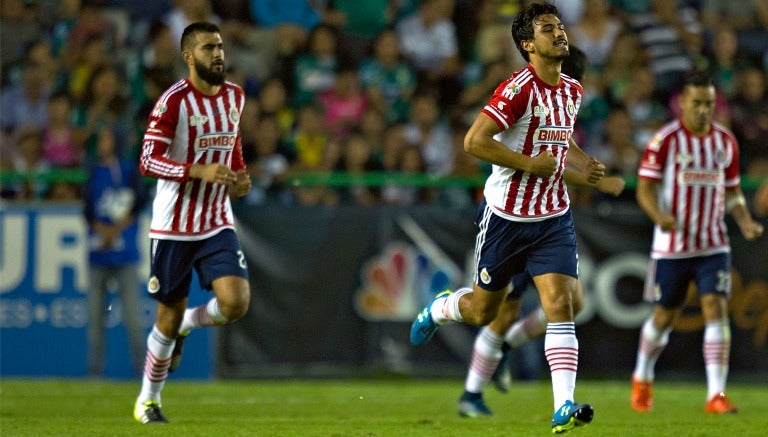 Alanís festeja su gol en el Estadio León