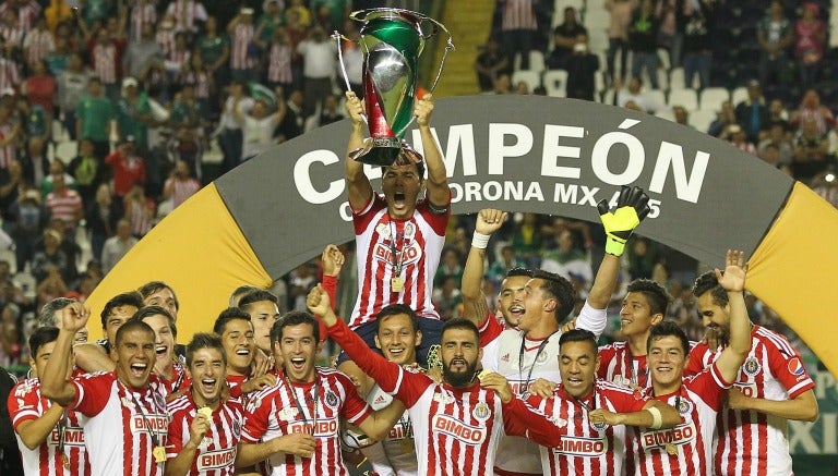 Chivas levanta el título de campeón de Copa MX