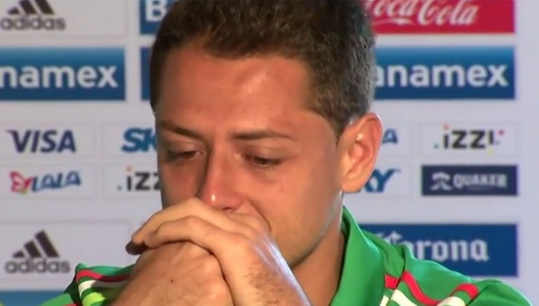 Javier Hernández al borde de las lagrimas tras recordar su inicios